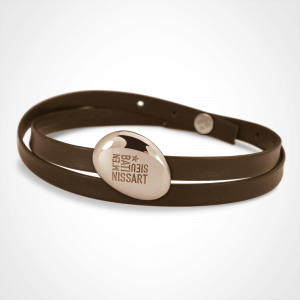 Bracelet galet extra-large M'en bati sieu nissart LA PLAIA en or rose 750 millièmes sur bracelet cuir chocolat.