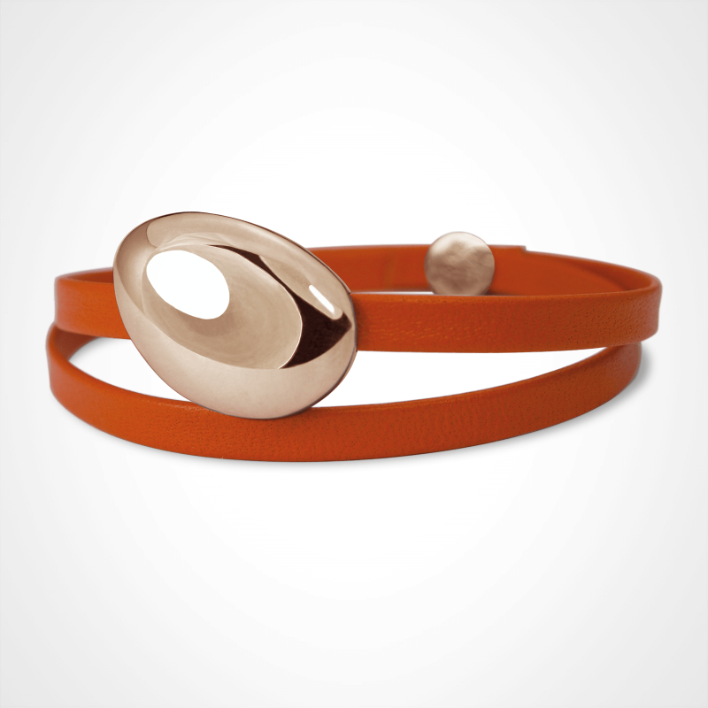 Bracelet galet large Classic LA PLAIA en or rose 750 millièmes sur bracelet cuir orange.